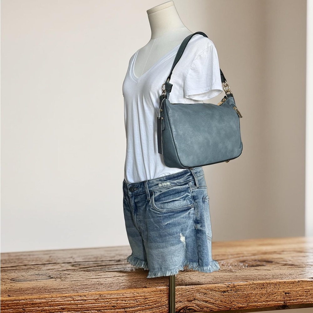 NWT Blue Vegan Leather Shoulder Bag! NEW! - Picture 11 of 11